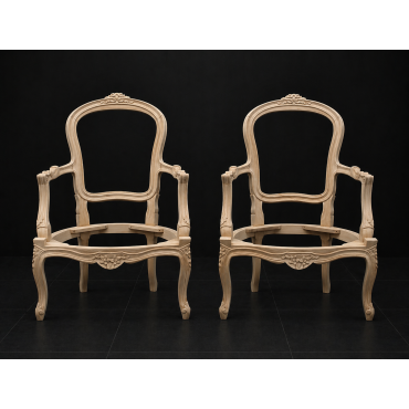 Lot 2 Carcasses de Fauteuils Cabriolet de Style Louis XV en stock