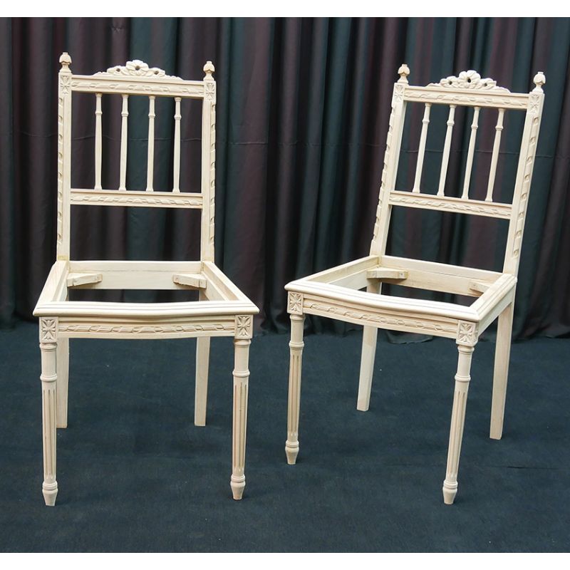 Lot 4 Carcasses de Chaises de Style Louis XVI