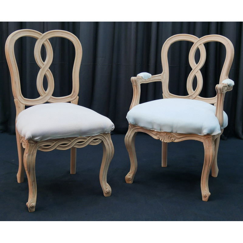 Lot 2 Carcasses de Chaises de Style Louis XV en stock -- Une Chaise + Une Chaises avec accoudoirs