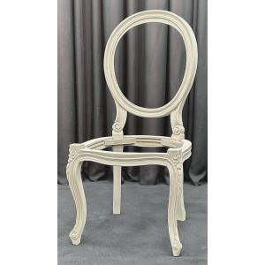 Lot 2 Carcasses de Chaises Médaillon de Style Louis XV