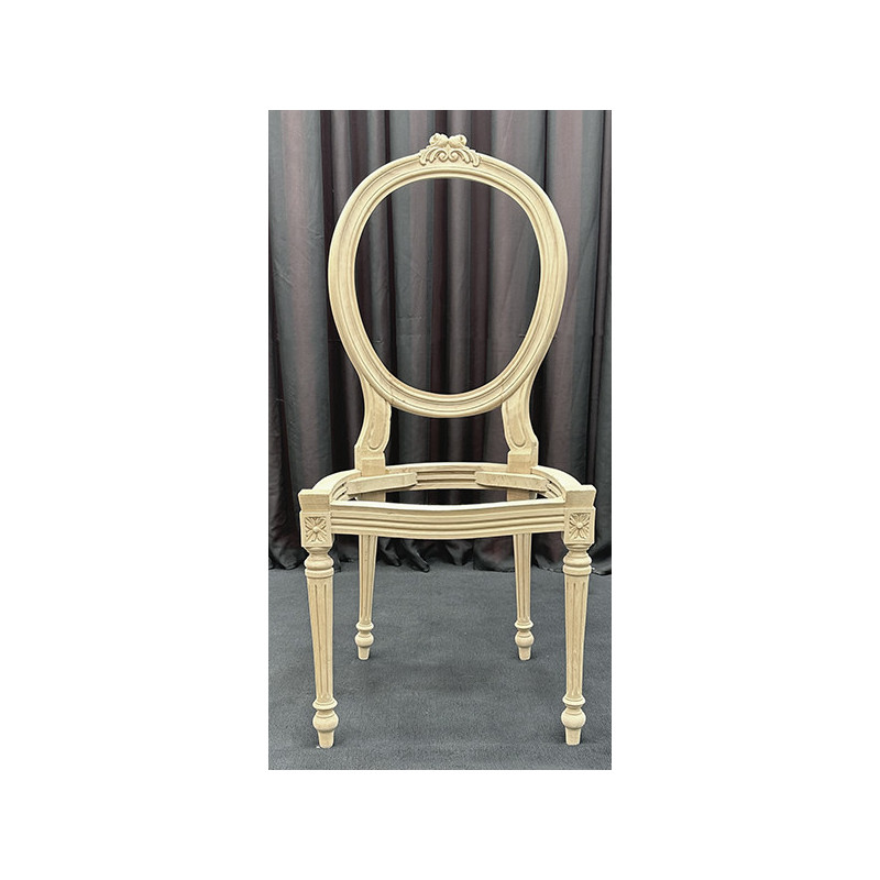 Lot 2 Carcasses de Chaises Médaillon Fleurette  de Style Louis XVI