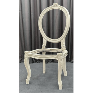 Lot 18 Carcasses de Chaises Médaillon Fleurette de Style Louis XV