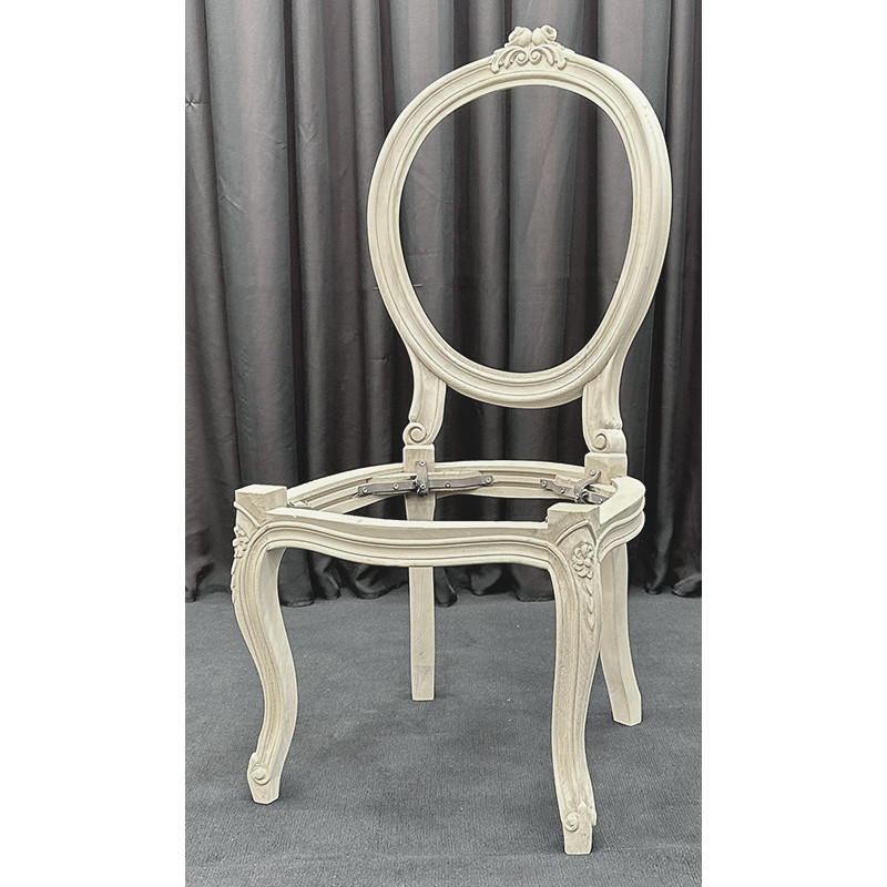 Lot 4 Carcasses de Chaises Médaillon Fleurette de Style Louis XV